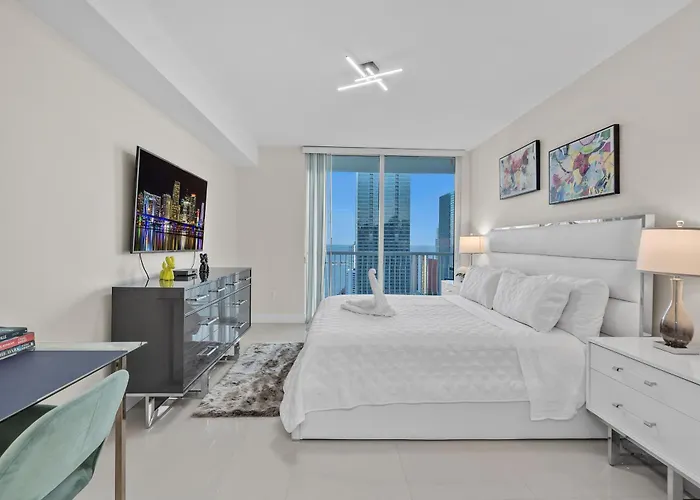 Beautiful 1 Bedroom Overlooking The Ocean And Downtown Brickell