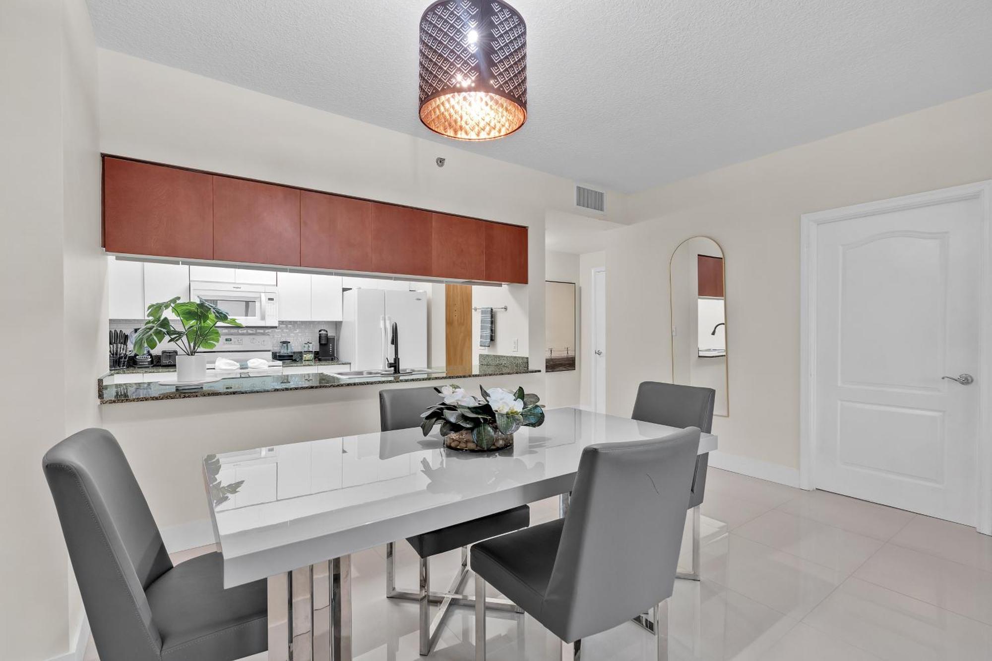 Apartment Beautiful 1 Bedroom Overlooking The Ocean And Downtown Brickell